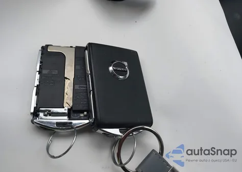 2020 Volvo S60 T5 Momentum z USA, uszkodzony, nr VIN 7JR102FK0LG047888